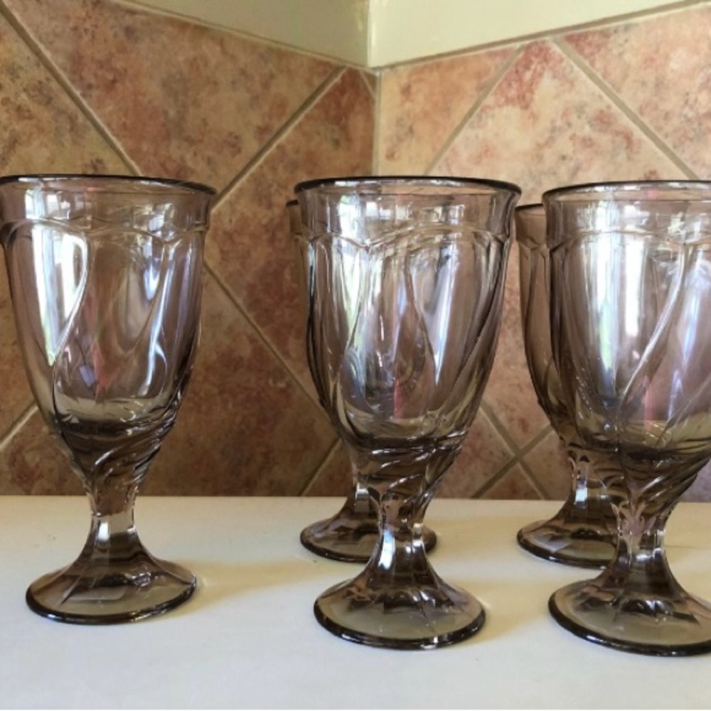 Noritake Smokey 5 Glass Goblet Set